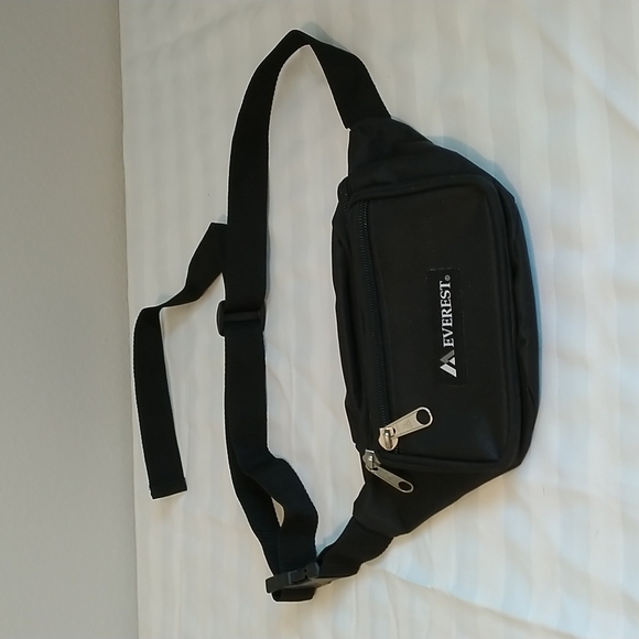 Everest Other - Everest Signature Waist Bag: Black Fanny Pack